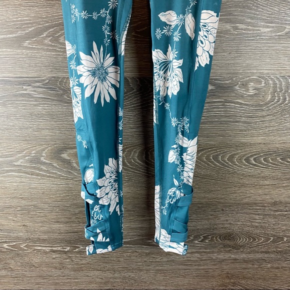 RARE Free People Power Up leggings NWT - Picture 2 of 11